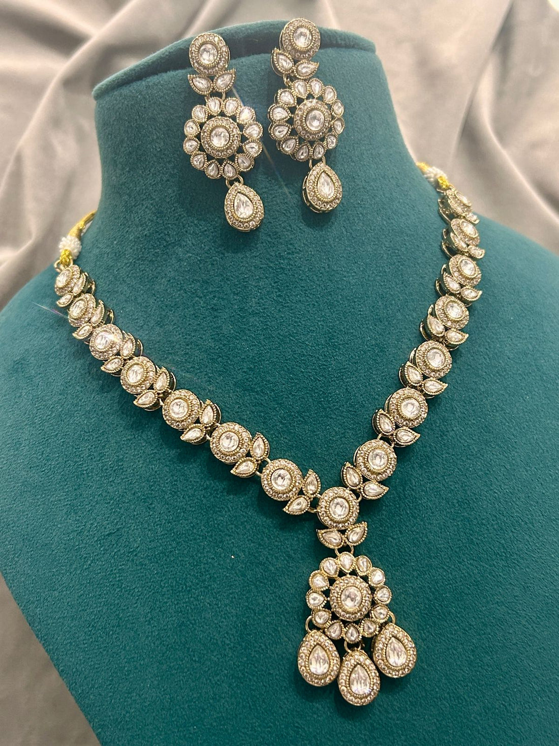 Classic White Kundan Necklace Set with Earrings