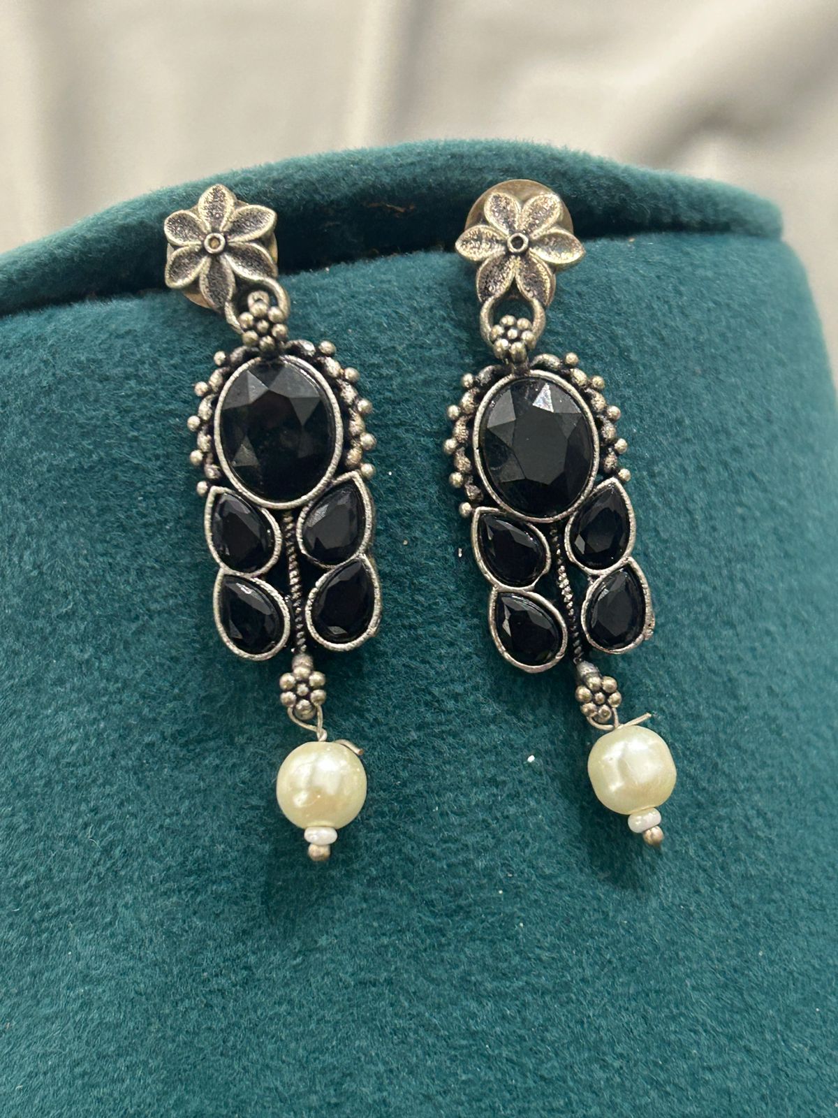 Black Stone & White Crystal Choker Necklace Set with Earrings