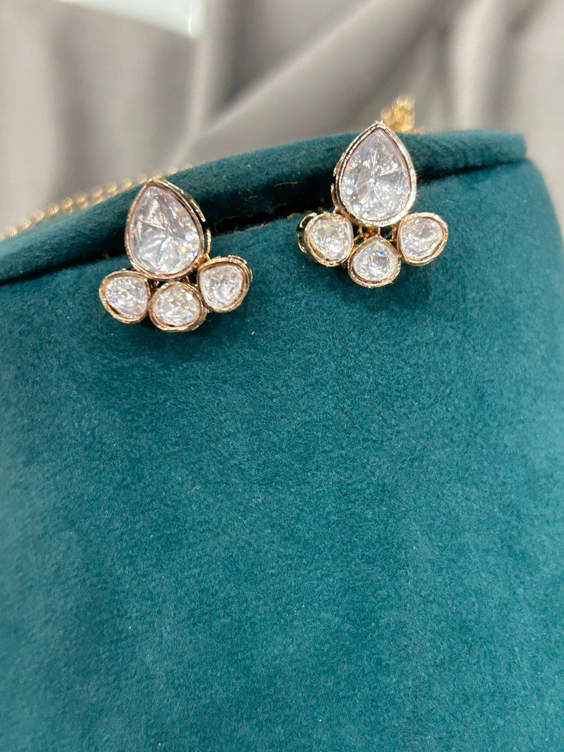 Elegant Diamond Look Teardrop Necklace Set