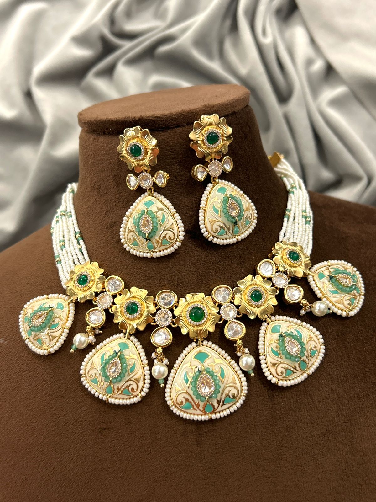 Emerald Green Enamel Kundan Necklace Set
