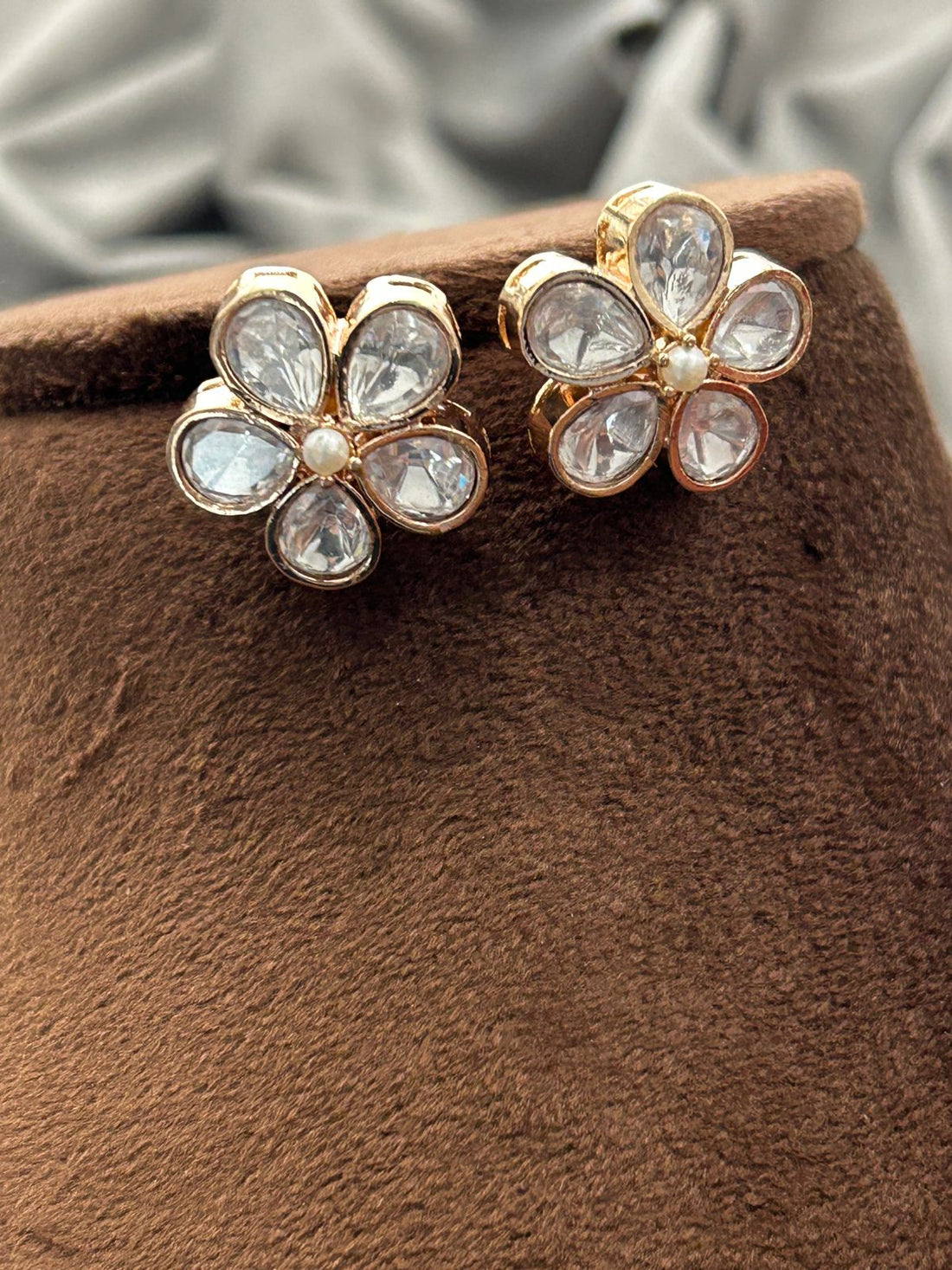 Elegant Floral Kundan Necklace