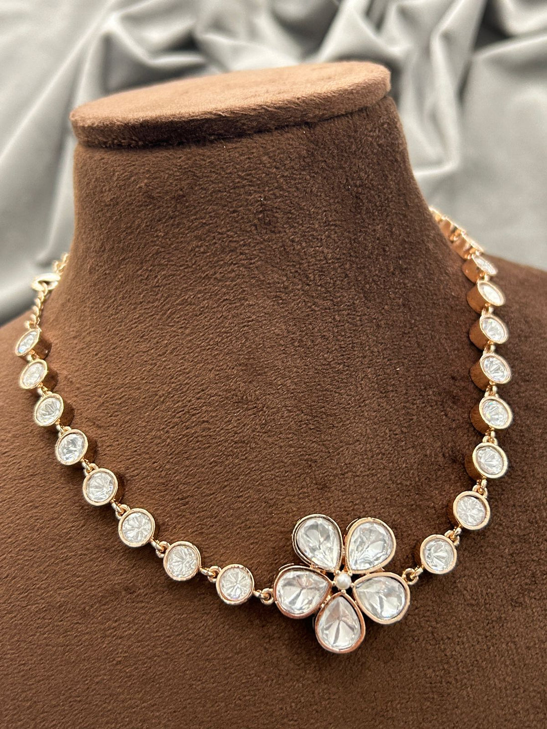 Elegant Floral Kundan Necklace