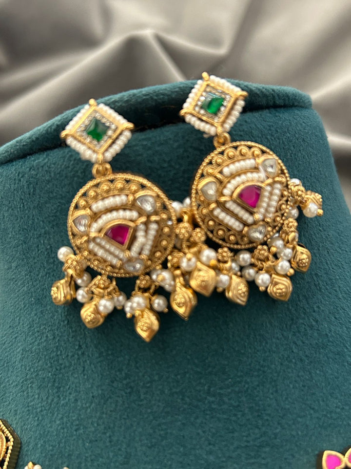 Antique Gold Temple Necklace Set – Ruby & Emerald Kundan Design with Pearls