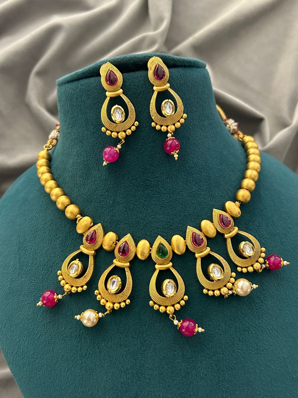 Antique Gold Teardrop Necklace Set with Ruby and Pearl Beads