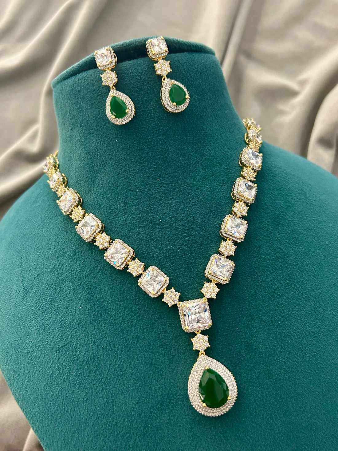 Emerald Green Diamond Look Necklace Set