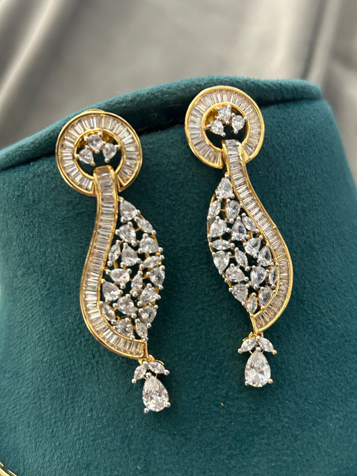 Luxury Diamond Look Necklace Set with Designer Earrings