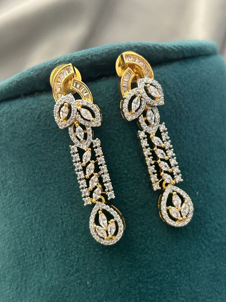 Golden Leaf Diamond Look Choker Set