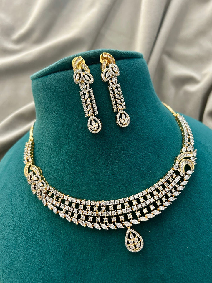 Golden Leaf Diamond Look Choker Set