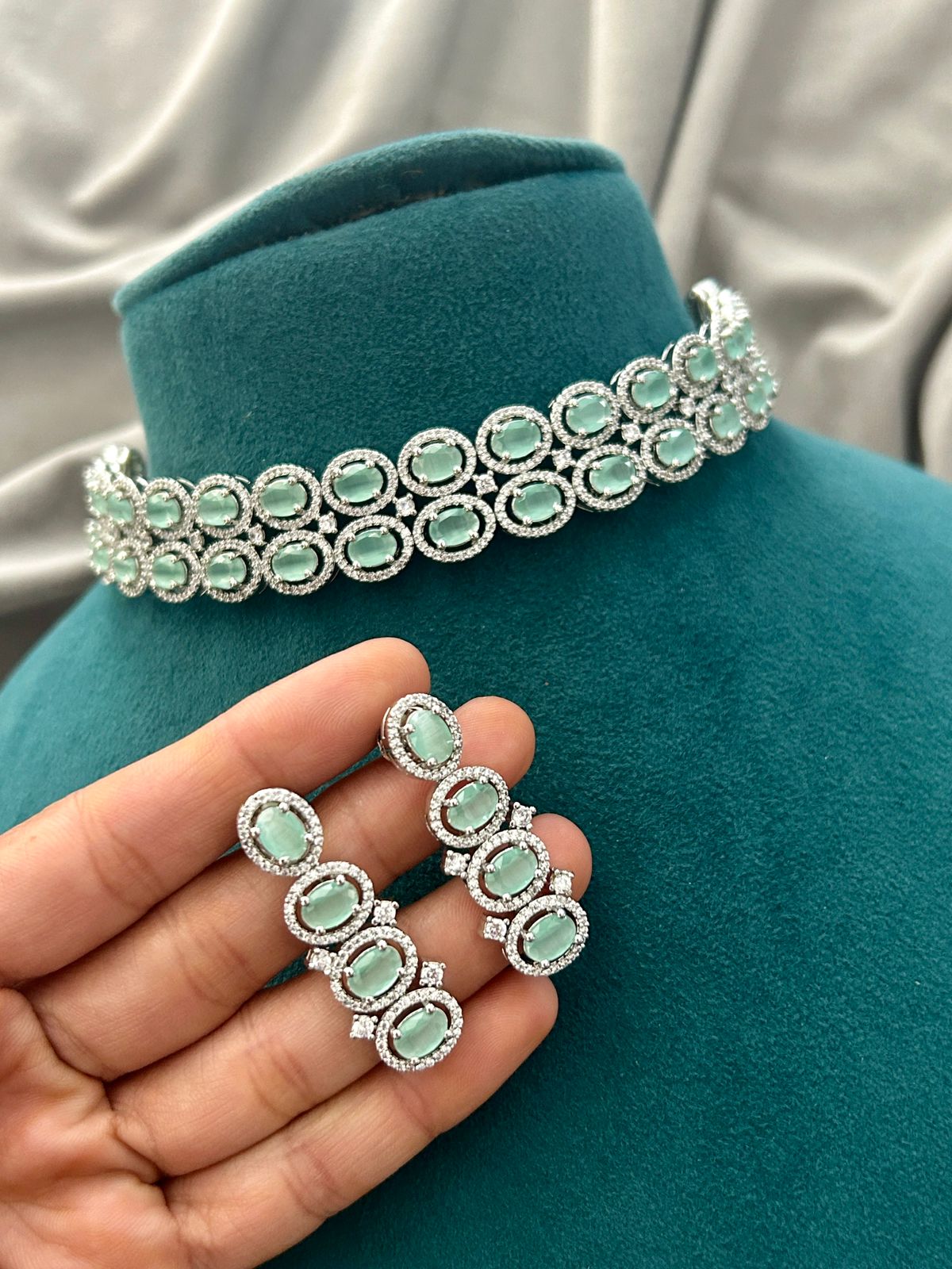 Mint Green Oval Diamond Look Choker Set