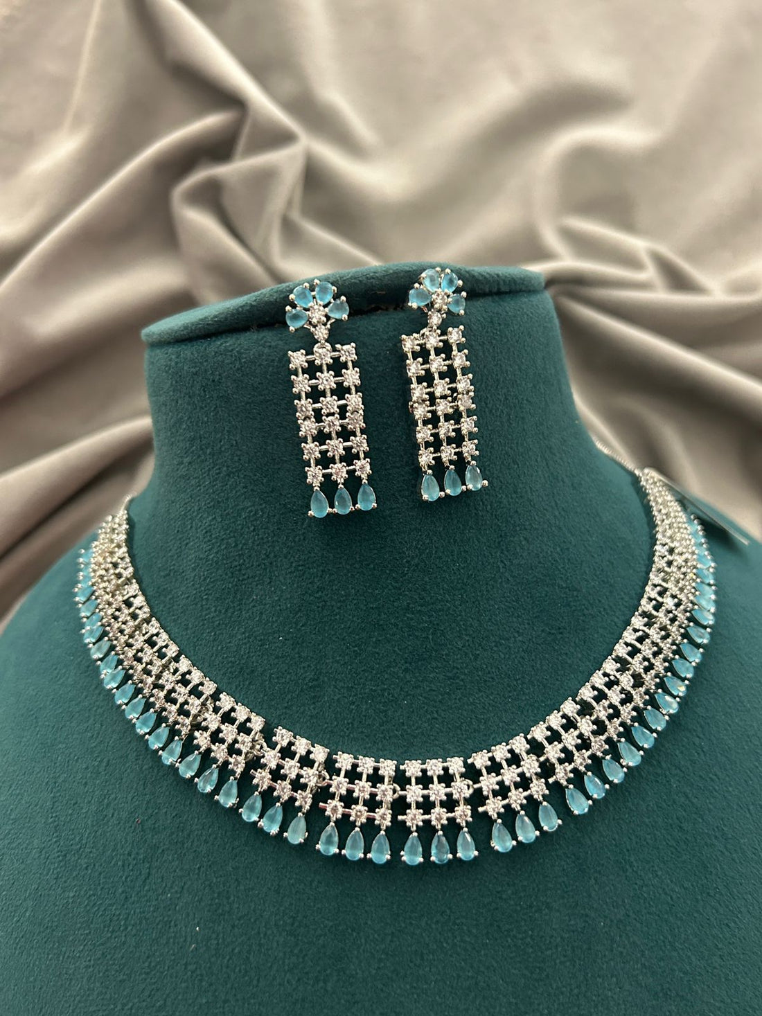 Aqua Bloom Diamond Look Necklace Set
