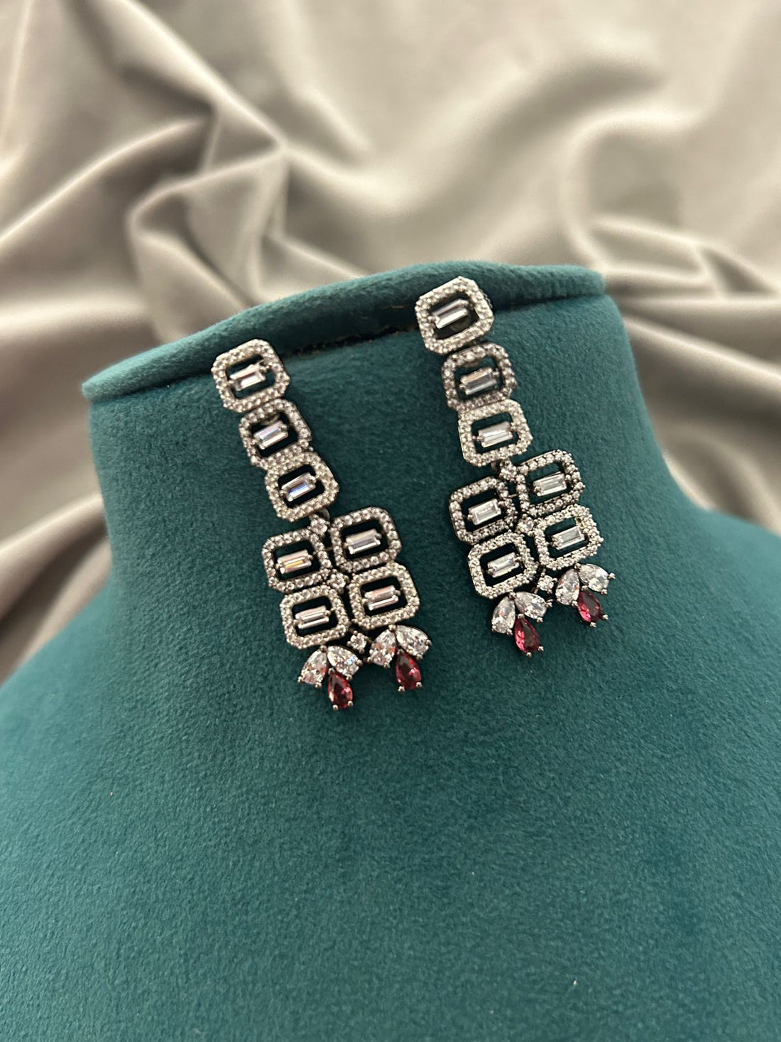 Crimson Spark Diamond Look Necklace Set
