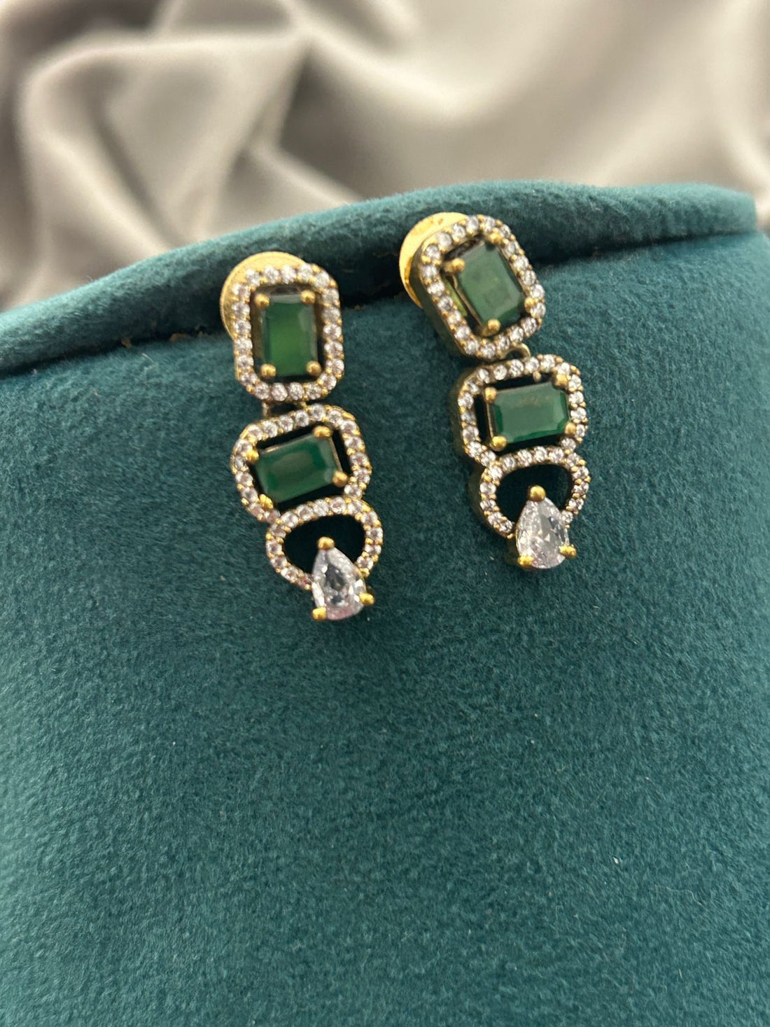 Emerald Grace Diamond Look Necklace Set