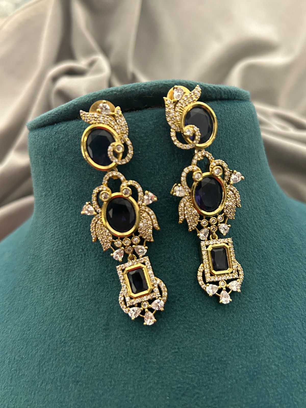 Majestic Black Gold Diamond Look Necklace Set