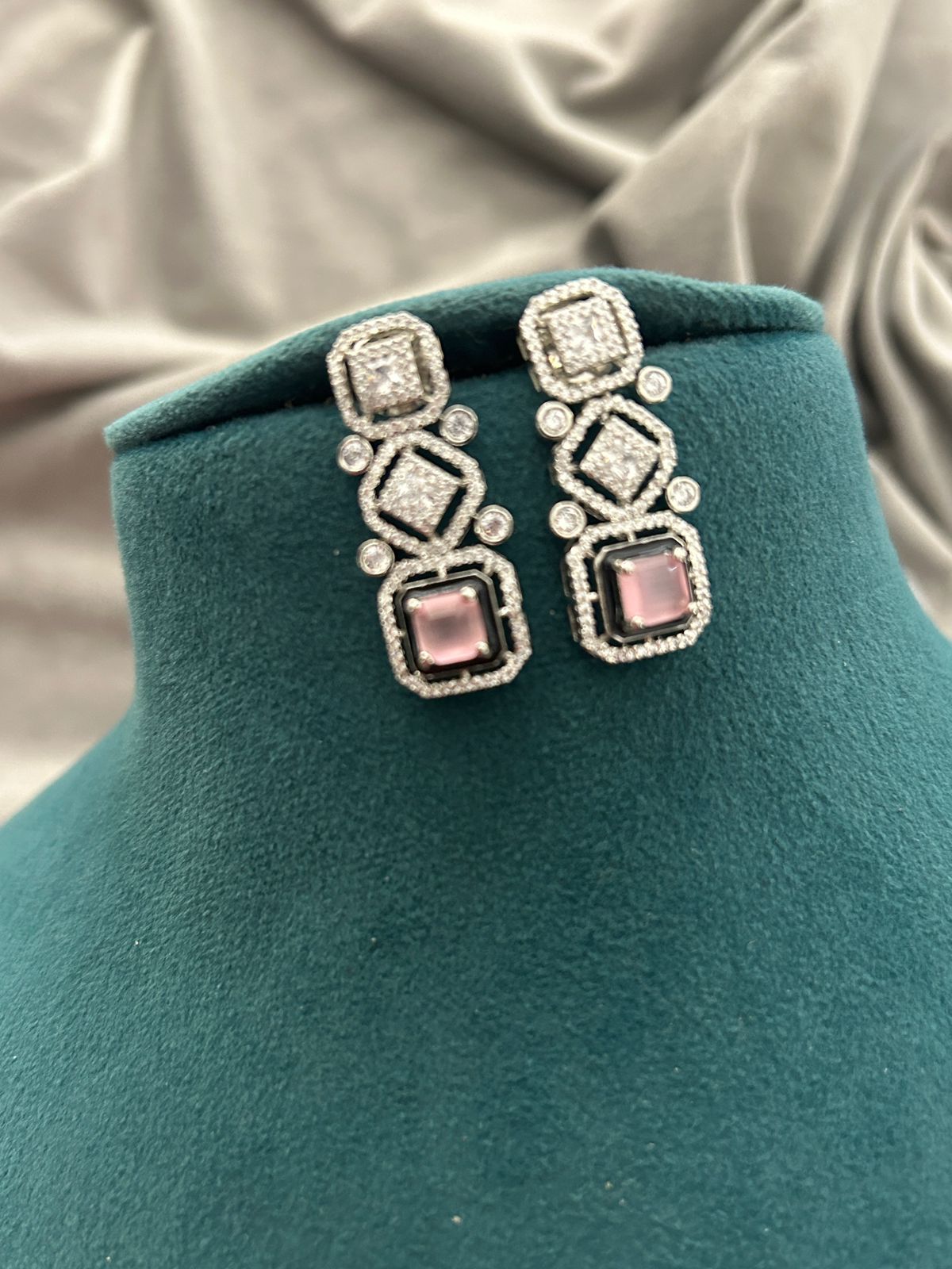 Blush Royale Diamond Look Necklace Set