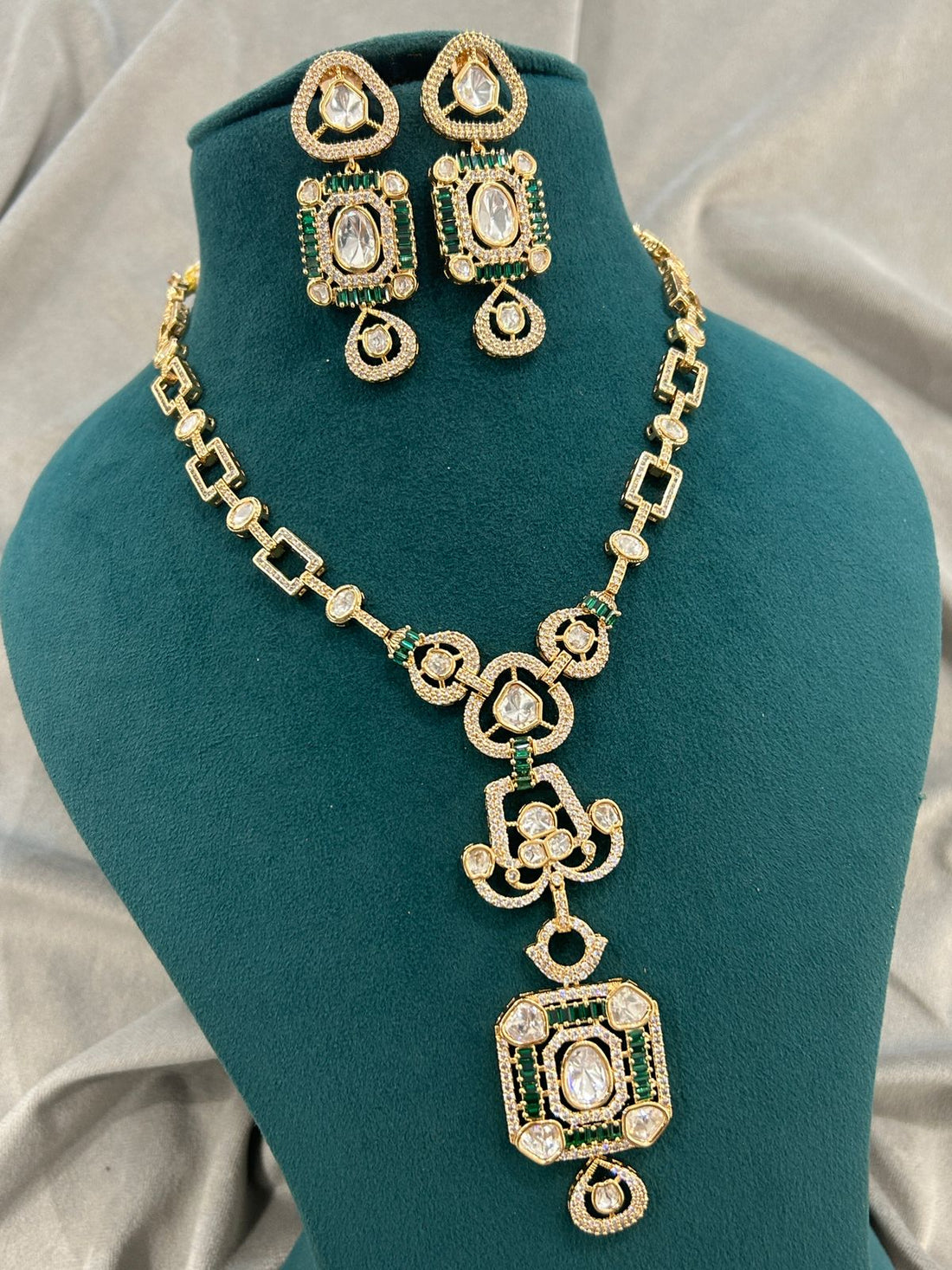 Emerald Grace Kundan Diamond Necklace Set