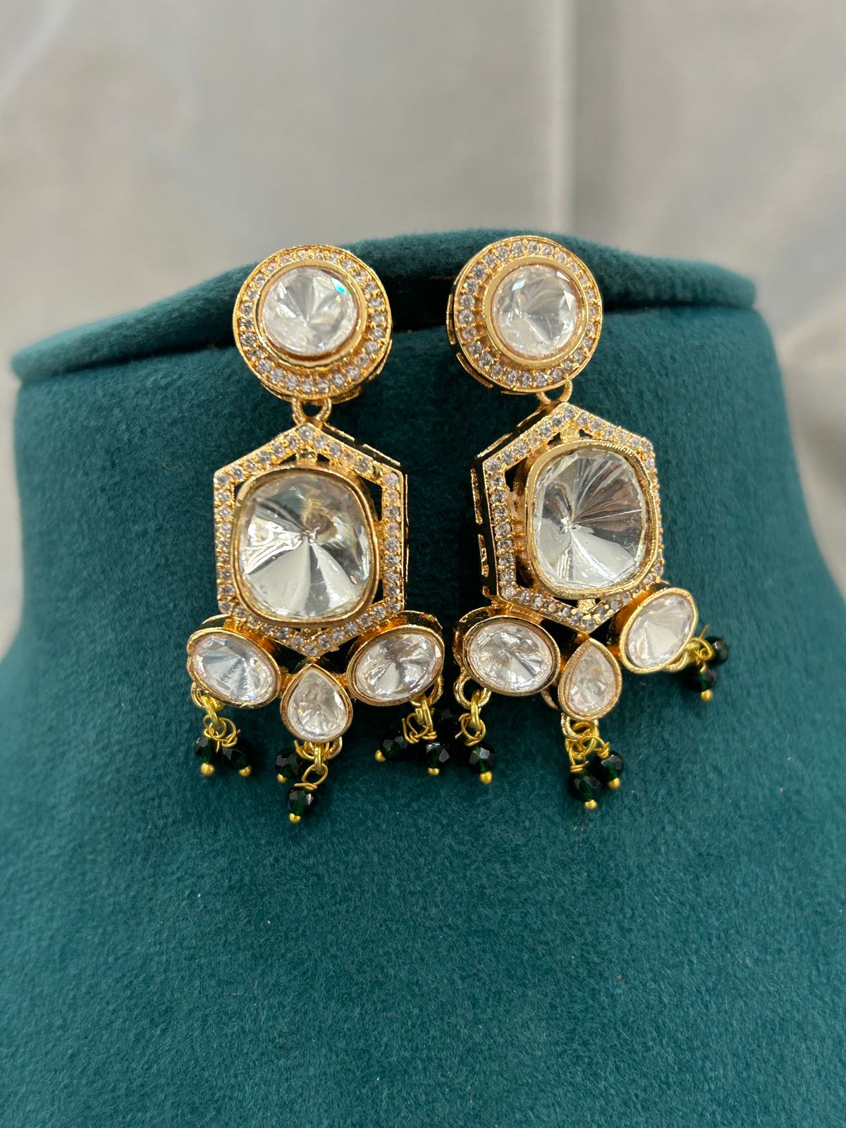 Emerald Strings Kundan Pendant Necklace Set