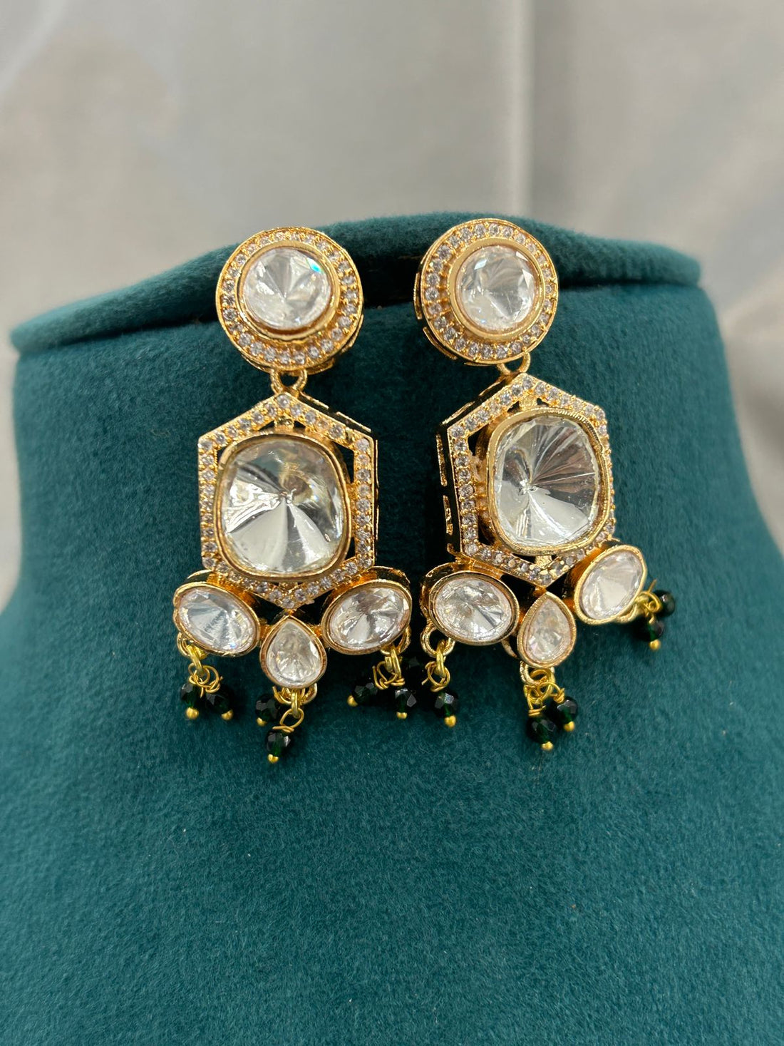 Emerald Strings Kundan Pendant Necklace Set