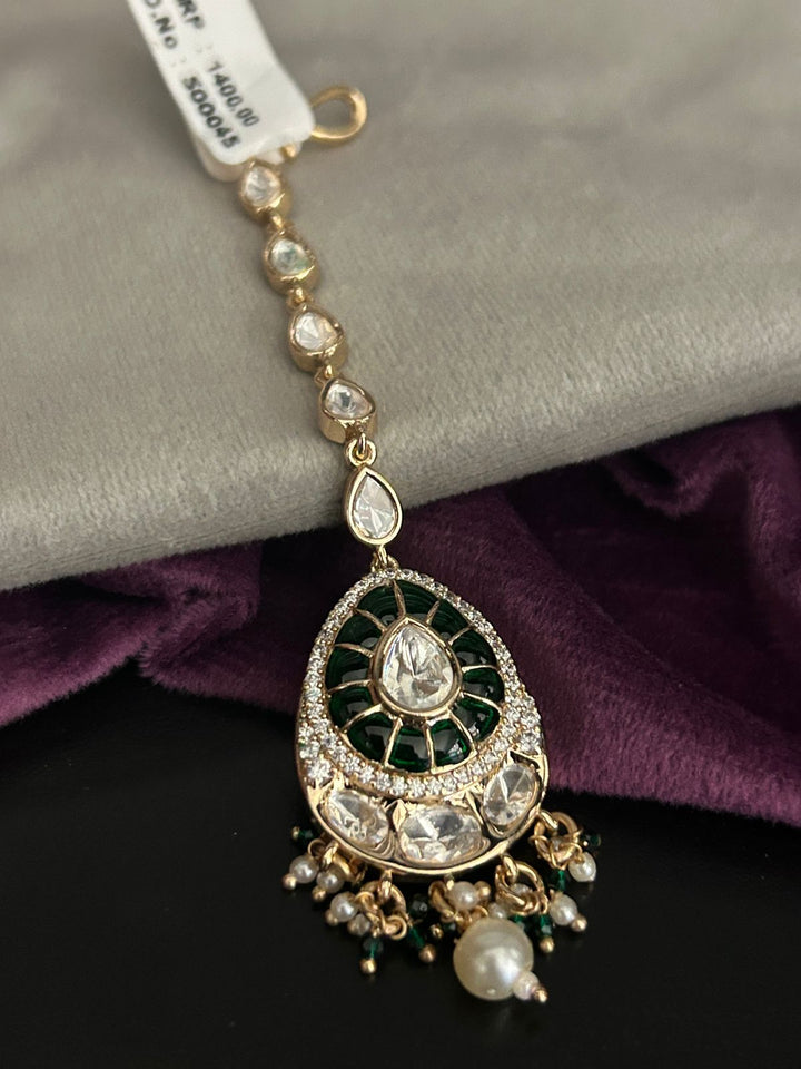 Emerald Kundan Teardrop Maang Tikka with Pearl Accents