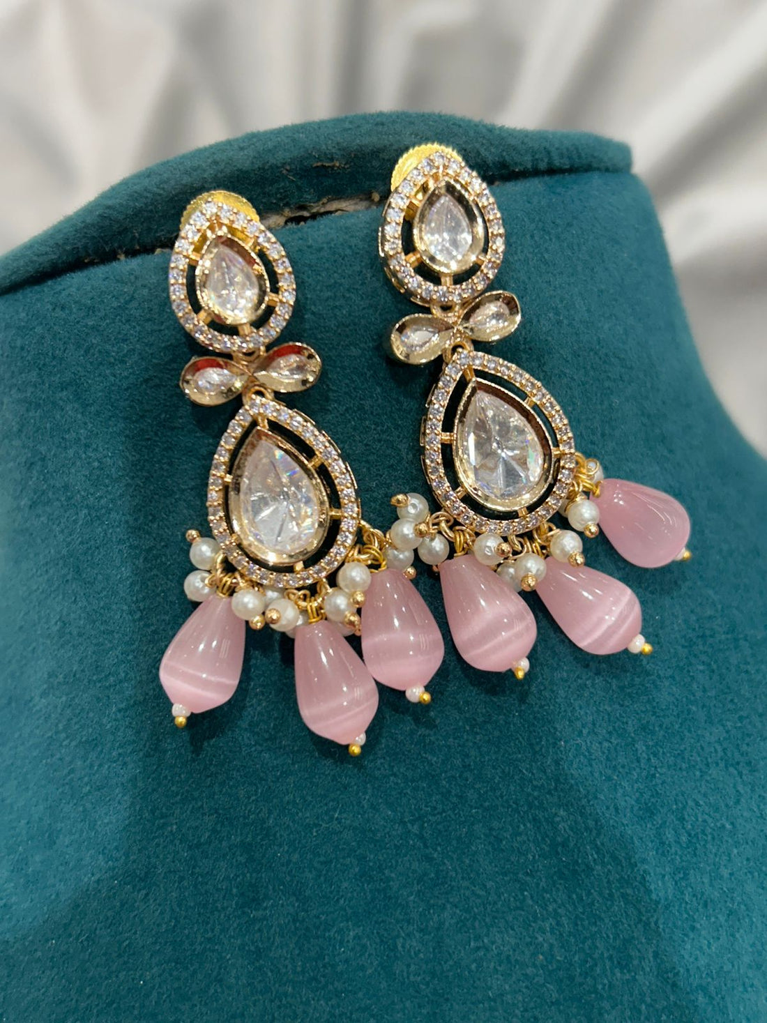 Baby Pink Kundan Necklace Set with Pear Drop Beads – Pearl String Design