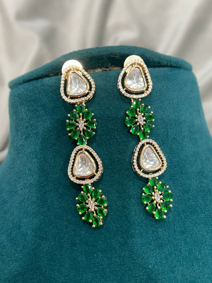 Emerald Green Kundan Necklace Set with Earrings – Gold Finish