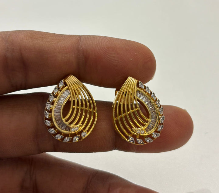 Golden Teardrop Diamond Pendant Set