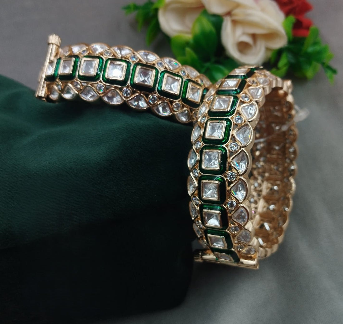 Royal Emerald Green Kundan Openable Bangles – Premium Bridal Finish