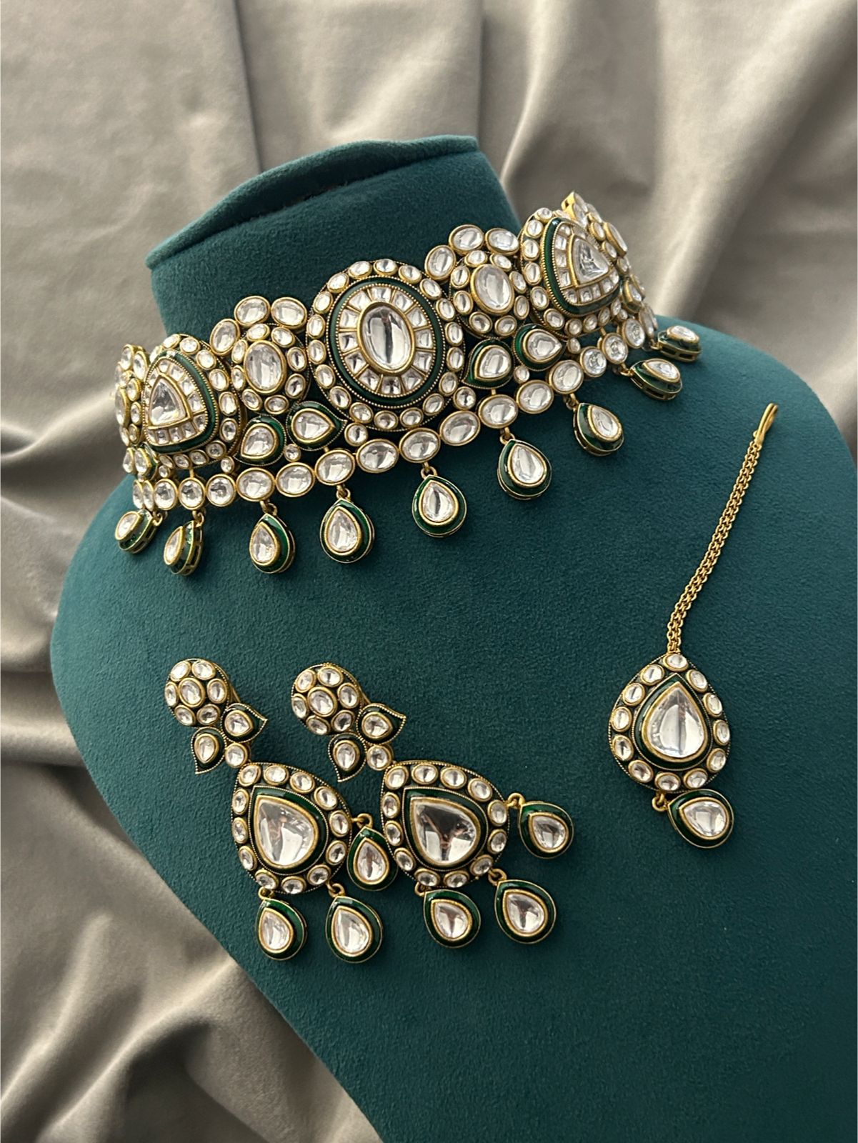 Premium White Kundan Bridal Choker Set with Earrings & Maang Tikka