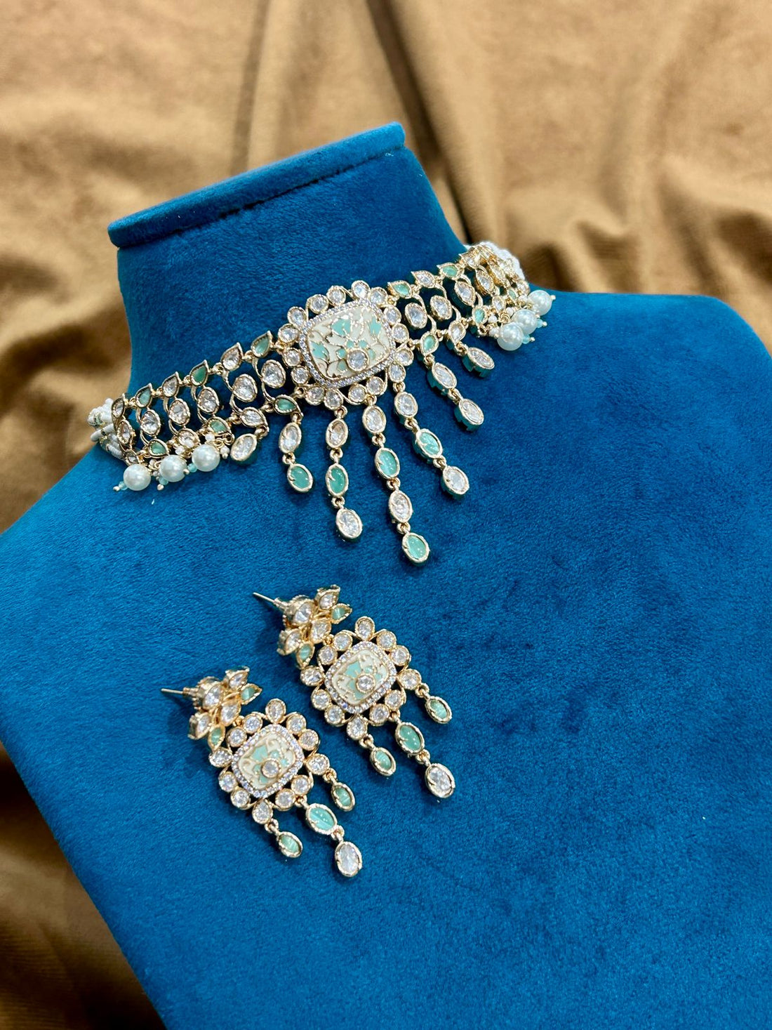 Emerald Stone Kundan Choker Necklace Set with Pearls