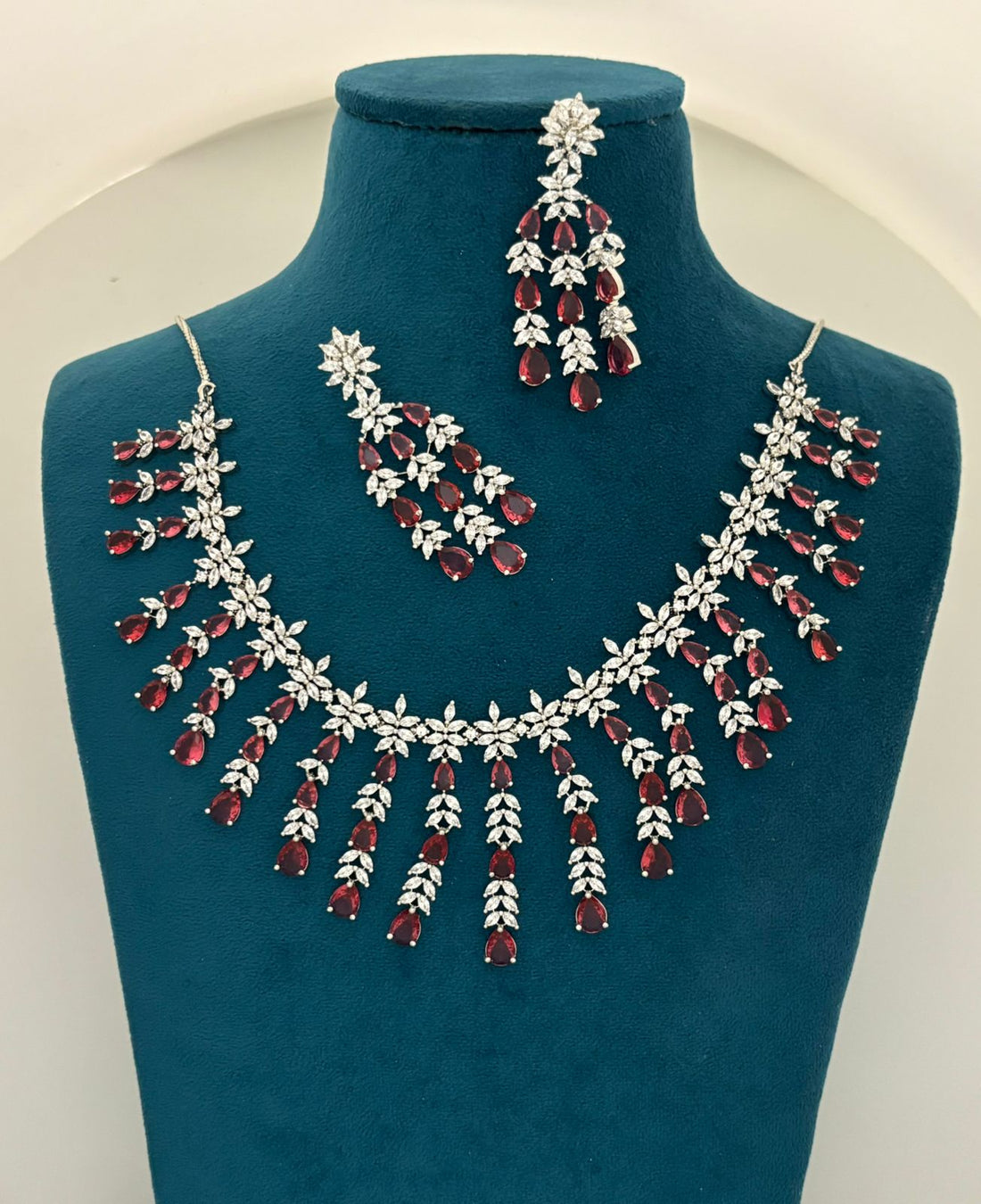 Crimson Bloom Diamond Necklace Set