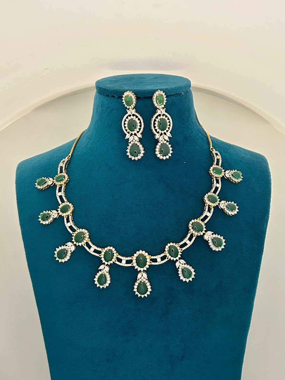 Emerald Green Stone Necklace Set with Diamond Finish Gold Base