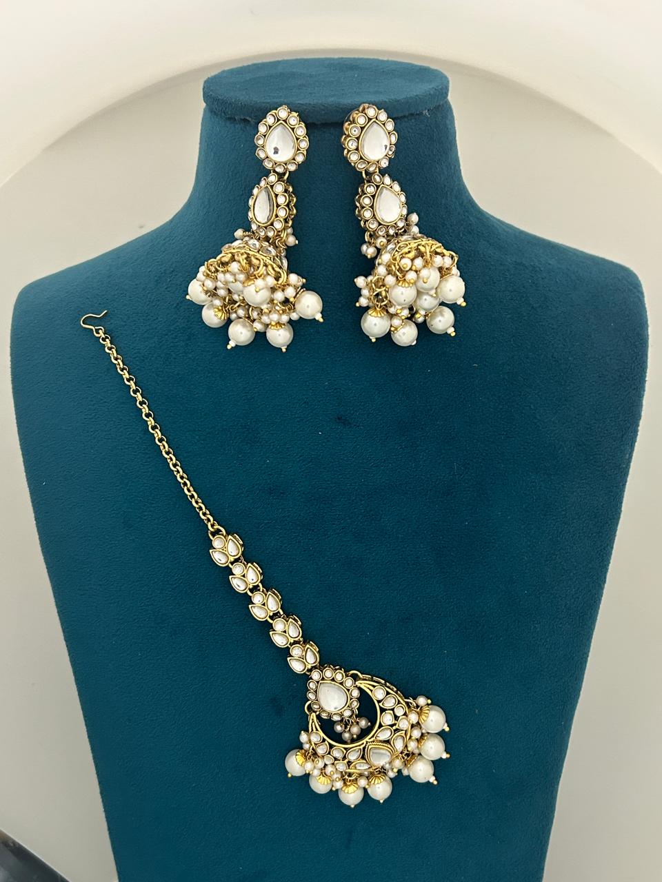Indo-Western Off White Kundan Pearl Necklace Set with Earrings & Maangtika