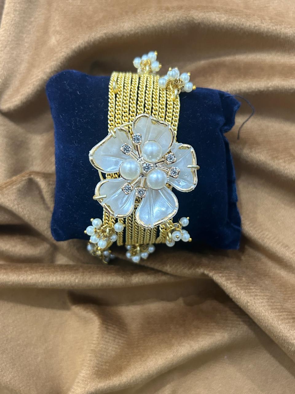 Premium Floral Pearl Hand Bracelet – Gold Mesh Chain Designer Kada