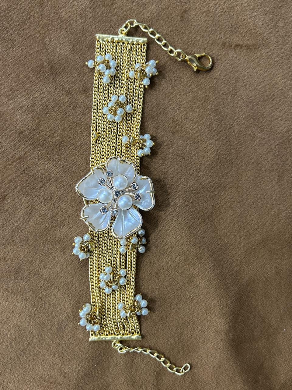 Premium Floral Pearl Hand Bracelet – Gold Mesh Chain Designer Kada