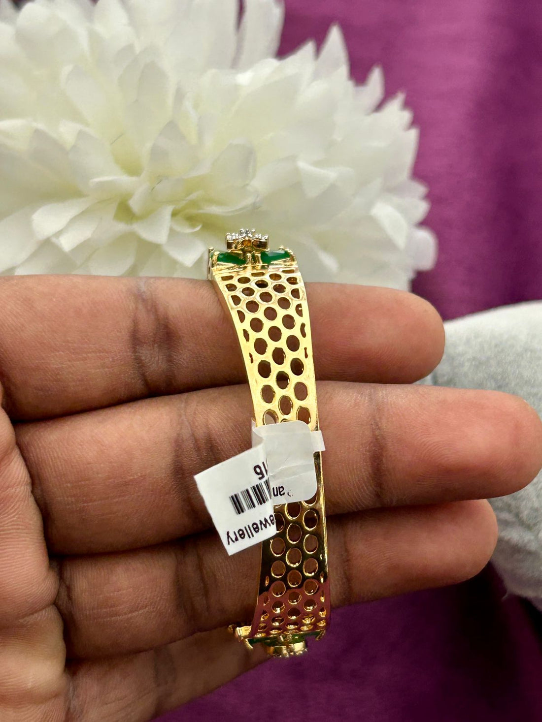 Premium Emerald Green Stone Sparkle Openable Bracelet  Gold Finish