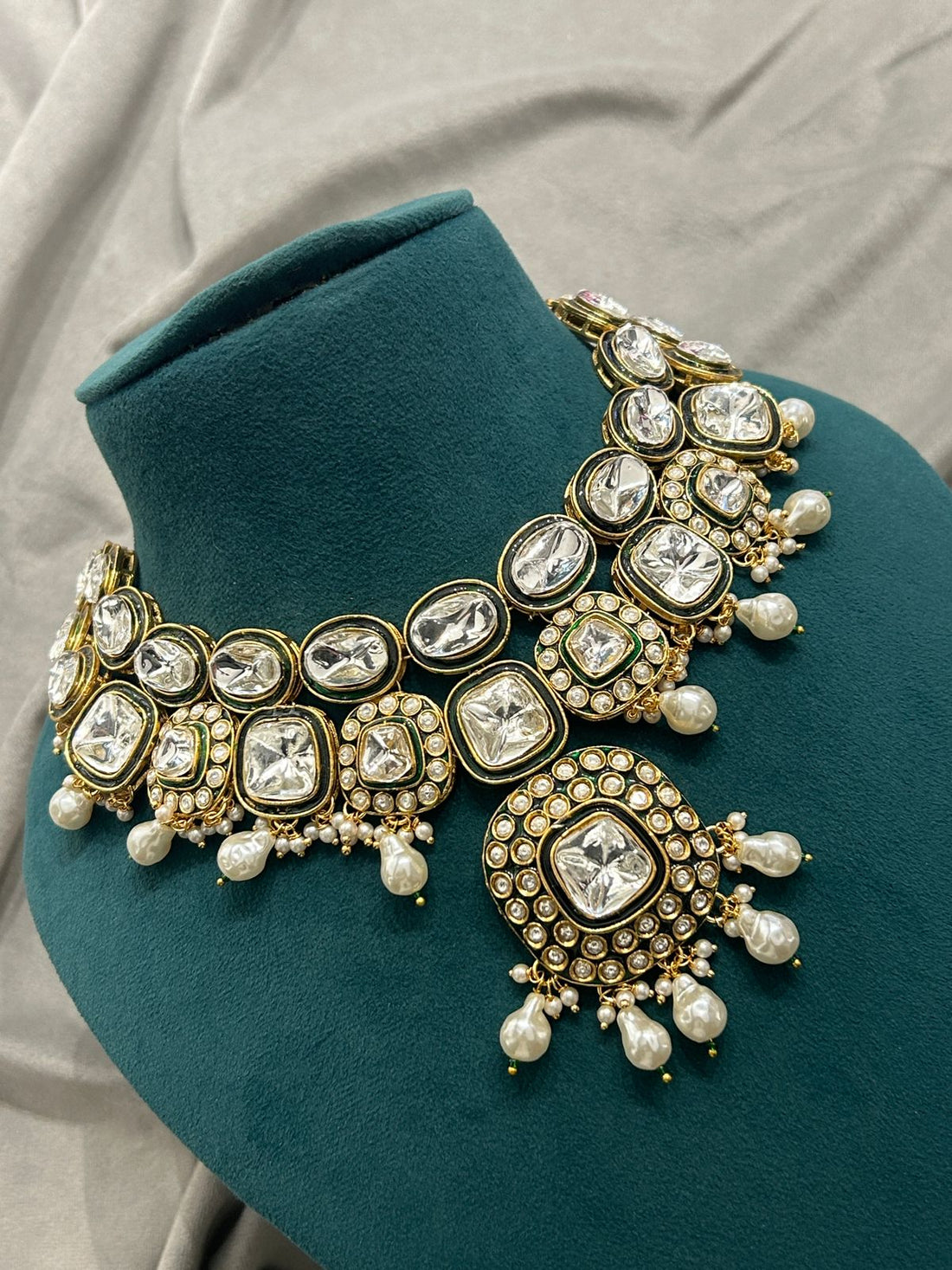 Royal White Kundan Bridal Choker Set with Earrings & Tikka