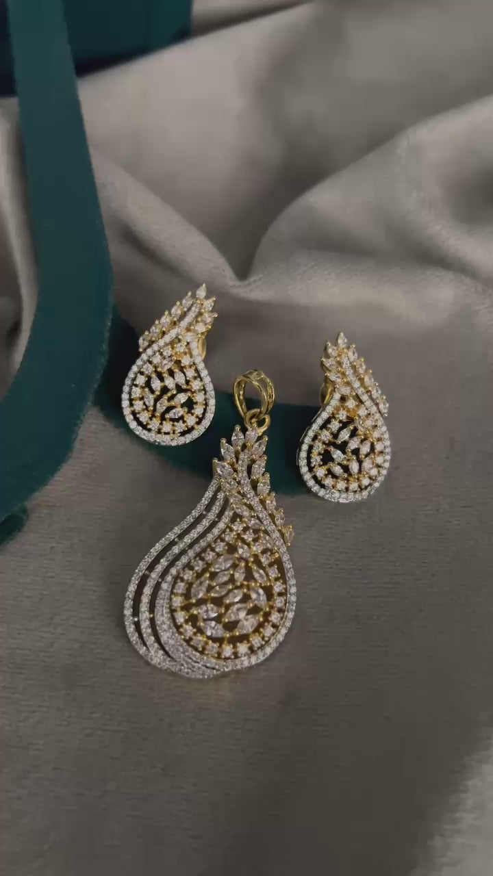 Golden Regal Paisley Pendant Set